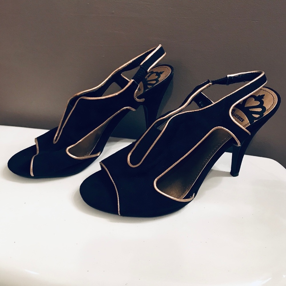 Fergalicious by Fergie Sandals Peep Toe Heels -7.5